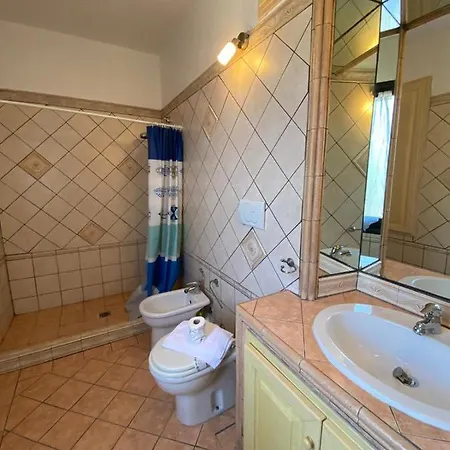 Lo Smeraldo Apartment *