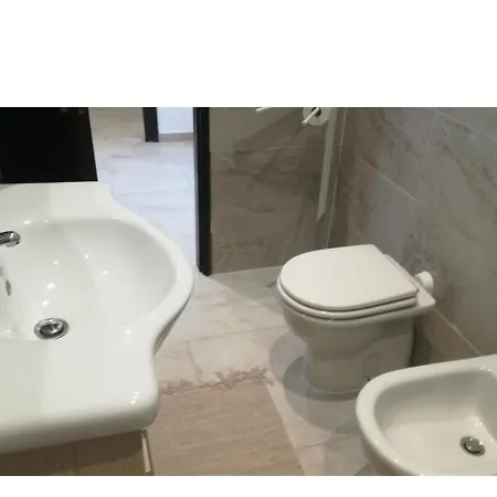 Lo Smeraldo アパート パラーウ